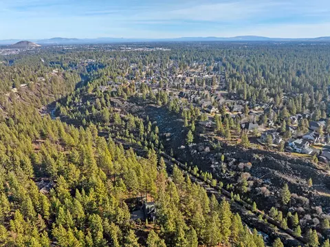 View/Area - 19556 Sager Loop, Bend, OR 97702 photo 9 of 12