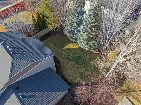 Exterior - 19556 Sager Loop, Bend, OR 97702 photo 9 of 14
