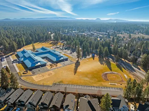 View/Area - 19556 Sager Loop, Bend, OR 97702 photo 8 of 12