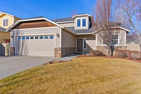 Exterior - 19556 Sager Loop, Bend, OR 97702 photo 2 of 14
