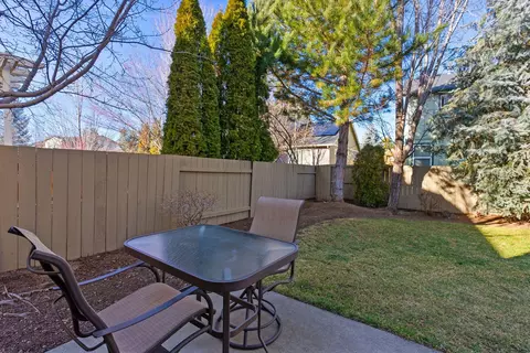 Exterior - 19556 Sager Loop, Bend, OR 97702 photo 6 of 14