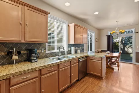 Kitchen - 19556 Sager Loop, Bend, OR 97702 photo 4 of 4