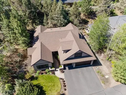 View/Area - 19085 NW Mt Hood Pl, Bend, OR 97703 photo 1 of 3