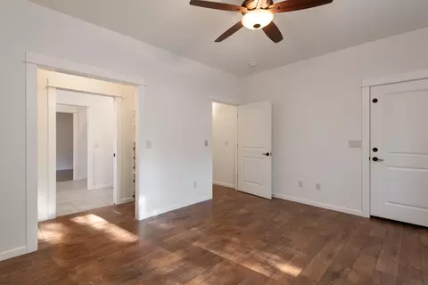 Bedroom - 19085 NW Mt Hood Pl, Bend, OR 97703 photo 6 of 9