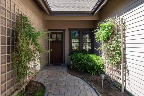 Exterior - 19085 NW Mt Hood Pl, Bend, OR 97703 photo 3 of 9