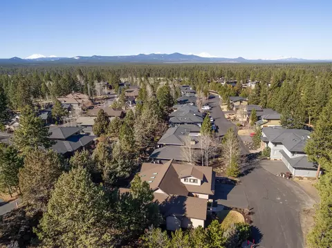 View/Area - 19085 NW Mt Hood Pl, Bend, OR 97703 photo 2 of 3
