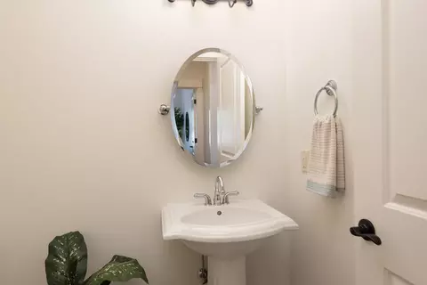 Bath - 19085 NW Mt Hood Pl, Bend, OR 97703 photo 1 of 8