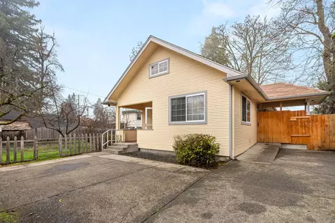 340 SW L St, Grants Pass, OR 97526