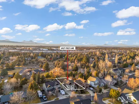 View/Area - 63471 Stacy Ln, Bend, OR 97701 photo 2 of 6