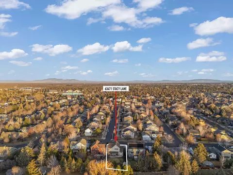 View/Area - 63471 Stacy Ln, Bend, OR 97701 photo 5 of 6