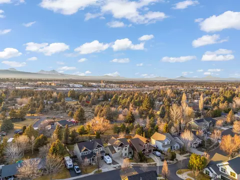 View/Area - 63471 Stacy Ln, Bend, OR 97701 photo 1 of 6
