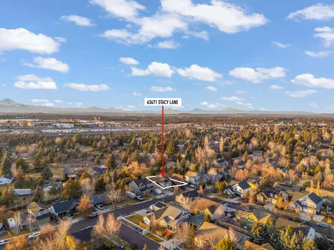 View/Area - 63471 Stacy Ln, Bend, OR 97701 photo 4 of 6