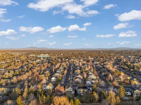 View/Area - 63471 Stacy Ln, Bend, OR 97701 photo 6 of 6