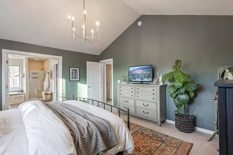 Bedroom - 63471 Stacy Ln, Bend, OR 97701 photo 2 of 3