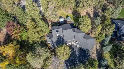 View/Area - 1648 NW Summit Dr, Bend, OR 97703 photo 2 of 3