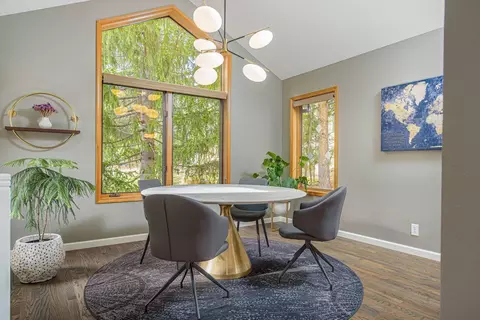Dining - 1648 NW Summit Dr, Bend, OR 97703 photo 1 of 2