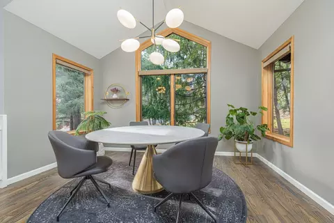 Dining - 1648 NW Summit Dr, Bend, OR 97703 photo 2 of 2