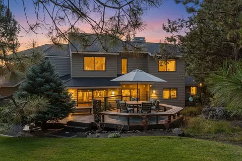 Exterior - 1648 NW Summit Dr, Bend, OR 97703 photo 10 of 10