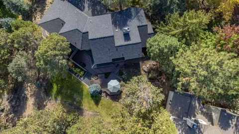 View/Area - 1648 NW Summit Dr, Bend, OR 97703 photo 1 of 3