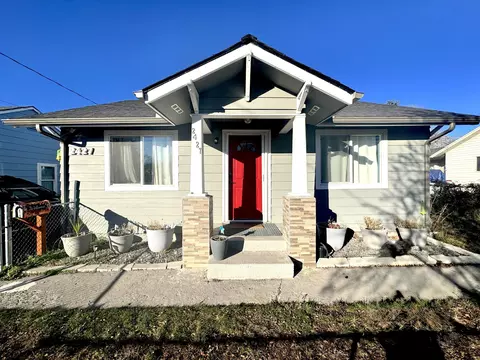 2427 Applegate Ave, Klamath Falls, OR 97601