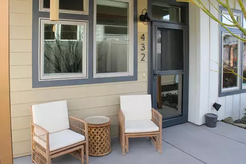 432 Nandina St, Ashland, OR 97520