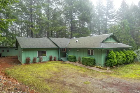 330 Tunnel Creek Rd, Grants Pass, OR 97526