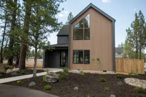 1036 W Mckenzie Hwy #LOT 51, Sisters, OR 97759