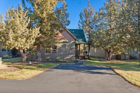 1640 Cinnamon Teal Dr, Redmond, OR 97756