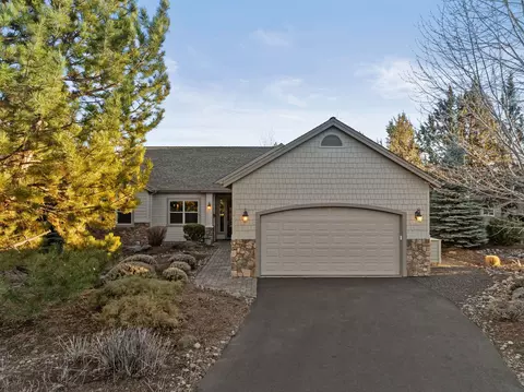 762 Crystal Falls Ct, Redmond, OR 97756