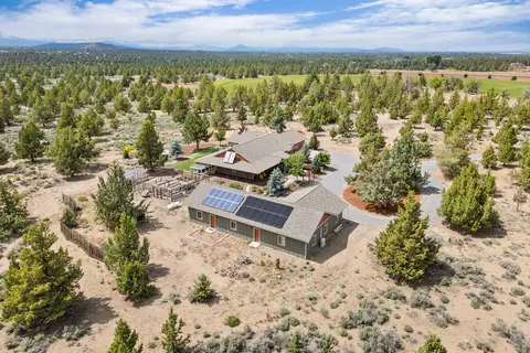 View/Area - 60995 Ward Rd, Bend, OR 97702 photo 4 of 7