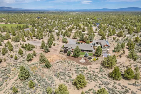 View/Area - 60995 Ward Rd, Bend, OR 97702 photo 2 of 7