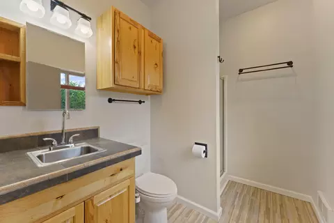 Bath - 60995 Ward Rd, Bend, OR 97702 photo 1 of 9