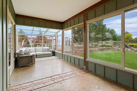 Exterior - 60995 Ward Rd, Bend, OR 97702 photo 2 of 33