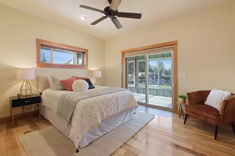 Bedroom - 60995 Ward Rd, Bend, OR 97702 photo 5 of 6