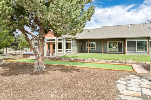 Exterior - 60995 Ward Rd, Bend, OR 97702 photo 6 of 33
