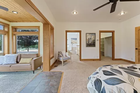 Bedroom - 60995 Ward Rd, Bend, OR 97702 photo 3 of 6