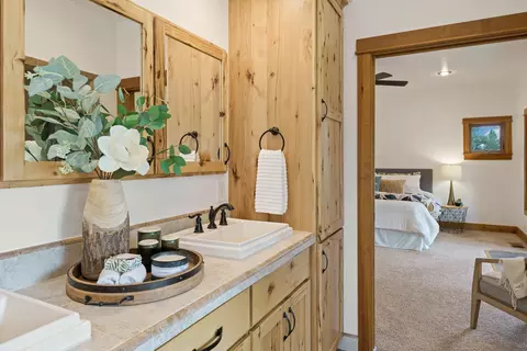 Bath - 60995 Ward Rd, Bend, OR 97702 photo 8 of 9