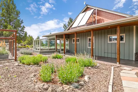 Exterior - 60995 Ward Rd, Bend, OR 97702 photo 16 of 33