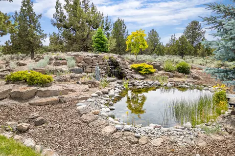 Exterior - 60995 Ward Rd, Bend, OR 97702 photo 7 of 33