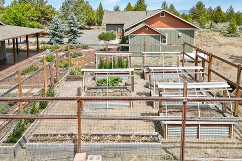Exterior - 60995 Ward Rd, Bend, OR 97702 photo 10 of 33