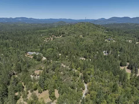 View/Area - 300 Work Ln, Grants Pass, OR 97527 photo 4 of 6