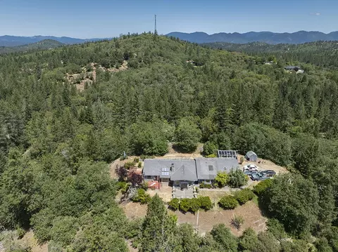 View/Area - 300 Work Ln, Grants Pass, OR 97527 photo 1 of 6
