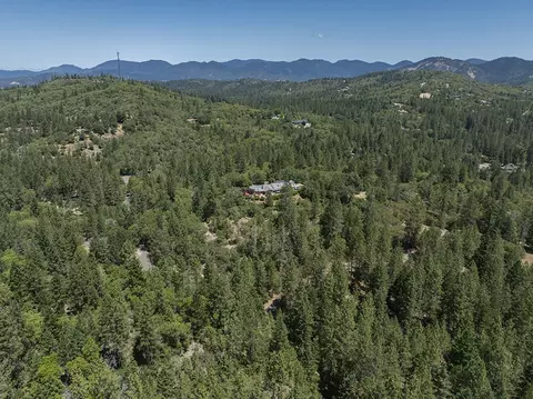 View/Area - 300 Work Ln, Grants Pass, OR 97527 photo 3 of 6