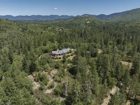 View/Area - 300 Work Ln, Grants Pass, OR 97527 photo 2 of 6