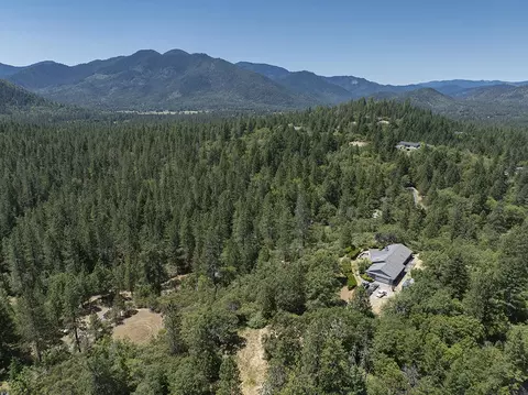 View/Area - 300 Work Ln, Grants Pass, OR 97527 photo 5 of 6
