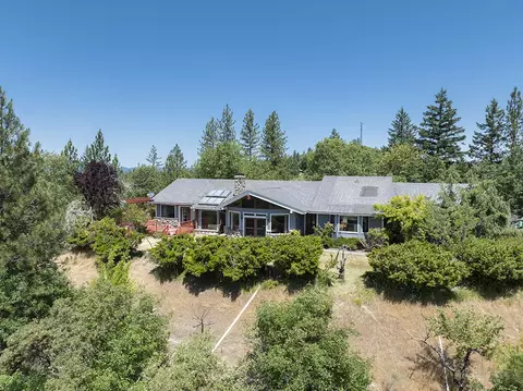 300 Work Ln, Grants Pass, OR 97527