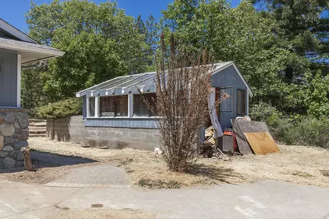 Exterior - 300 Work Ln, Grants Pass, OR 97527 photo 8 of 11