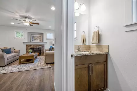Entry Way - 21517 Oconnor Way, Bend, OR 97701 photo 2 of 3