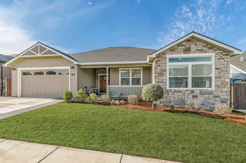 2645 Farmington Ave, Medford, OR 97504