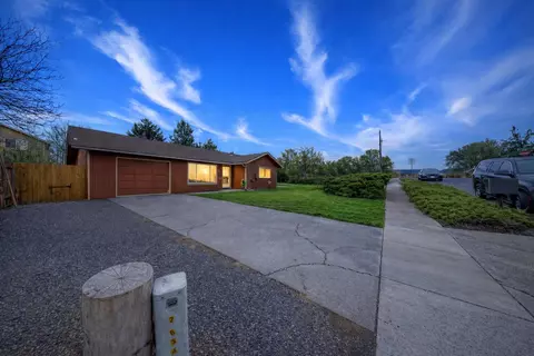 2634 SW Umatilla Ct, Redmond, OR 97756